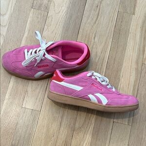 Reebok Sneakers in Pink and White